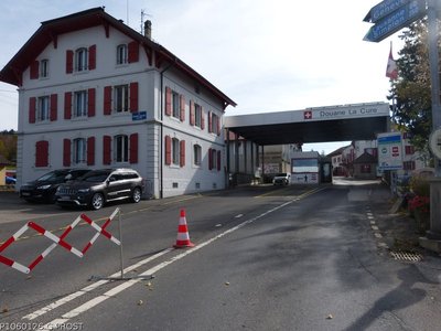La Cure, poste-frontière