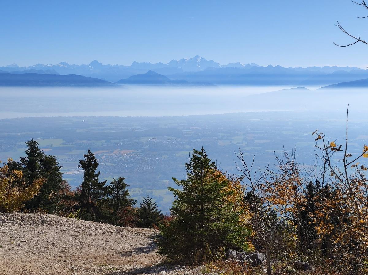 Vue sur le Mont Blanc à l'automne